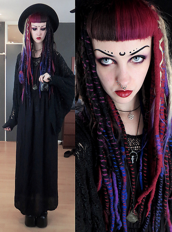 psychara:  And Christmas outfit #3. Going to my grandmother today and eat dinner