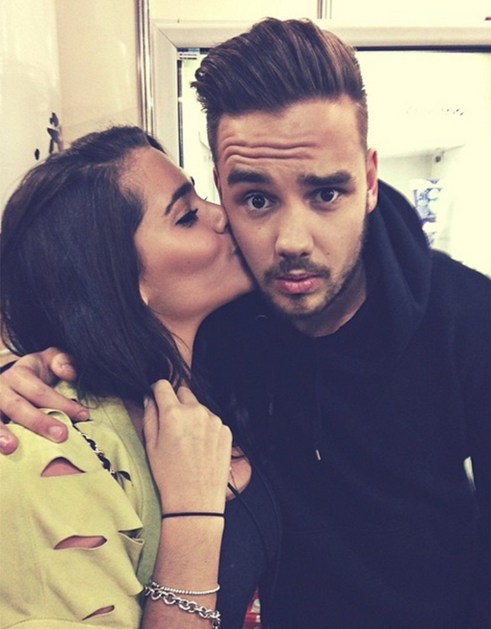 Liam with a fan - 10.05.2014 - Backstage in São Paulo (x) 