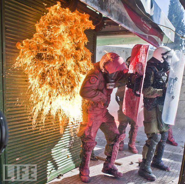 a-anarchist:  from greece with love!
