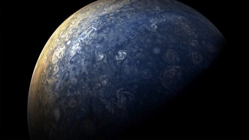 learn-everything:NASA’s Juno just sent adult photos