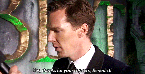 luciawestwick:  Benedict Cumberbatch gives a man rub at The Hobbit The Battle Of