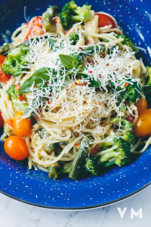 vegan-yums:  One pot vegan pasta with Violife Prosociano / Recipe