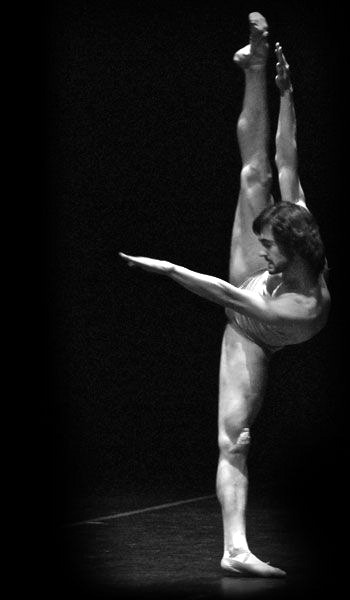 guysdoingthesplits:  abeautifulindiscretion:  Split Manner  (via TumbleOn) 