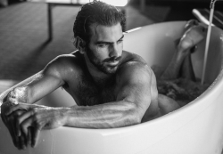 amazingmalenudity:  Nyle DiMarco 