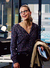 tmhollandss: every kara danvers outfit: part nineteen