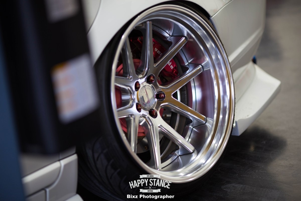swedmet:  Absolutely insane, super clean, static V50 sitting on 20”x10” x10.5”