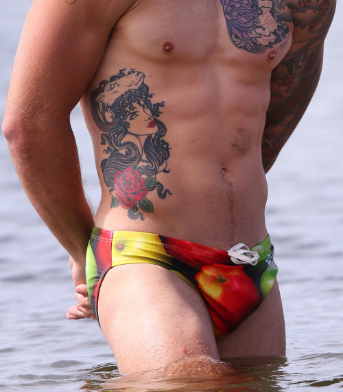 hotfamousmen:    Jamie Elliott  