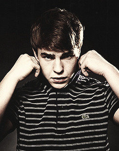 gemdoyle:  “Marlon Brando.Young Brando, obviously. Nobody’s worn a pair of jeans