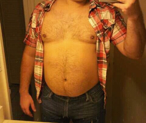 annoyingcub:  My first growlr photo, haha.