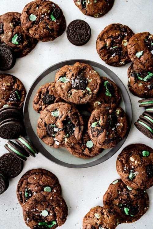 eat-love-eat:  Chocolate Mint Oreo Cookies