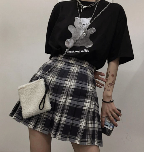 grungechan:plaid pleated skirt // $27.99 10% discount code: softjoy