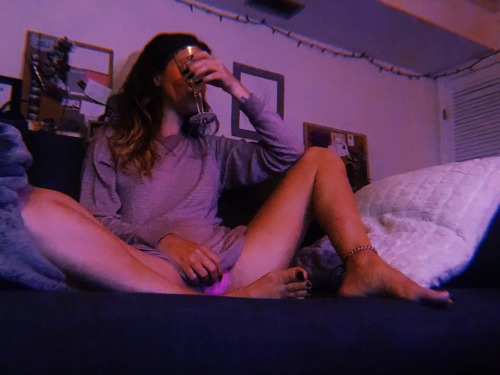 jeunefillevulgaire:“What did he call you?” “Bitch mostly, but he meant it affectionately”