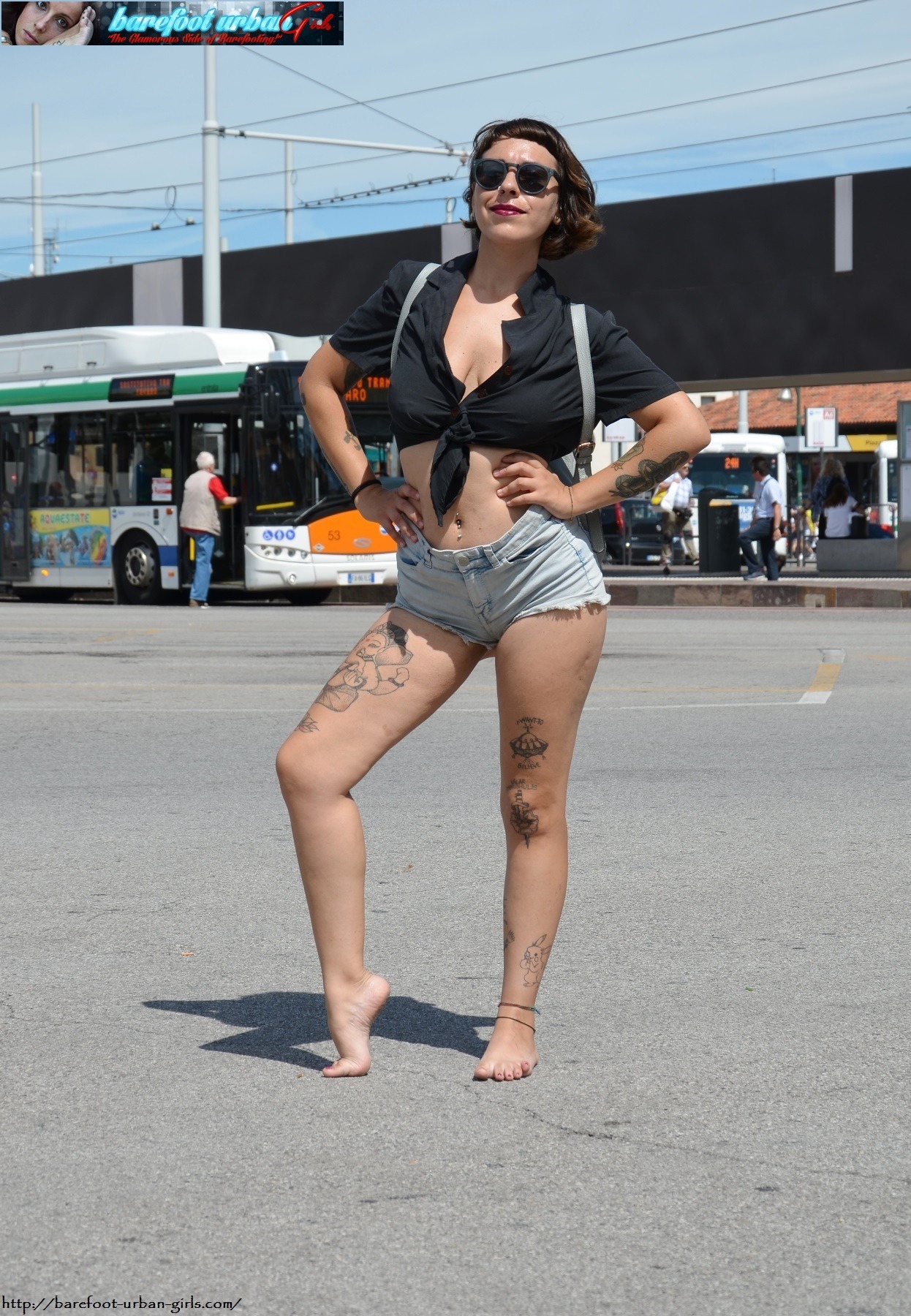 SIZZLING HOT UPDATE from BAREFOOT URBAN GIRLS!!!This week we have a photoset of