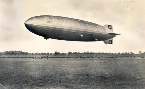 modernizor:LZ 129 Hindenburg via retro-vintage-photography.blogspot.com