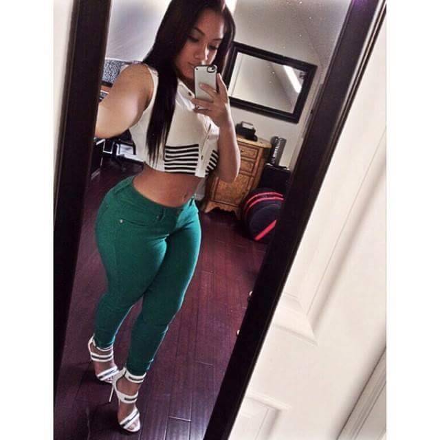 curvybeautys:  She is so damm sexy