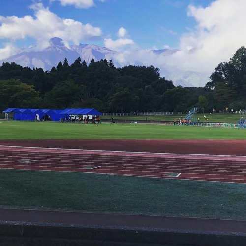 Nice fall day for a run. #koshihikarimarathon #not100kilomarathon (at 新井総合公園) www.instagram.