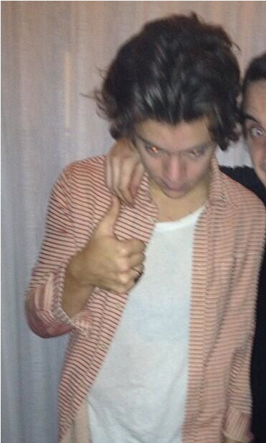 thestylinsoncrew-deactivated201:  @Harry_Styles: A little party never killed nobody.             