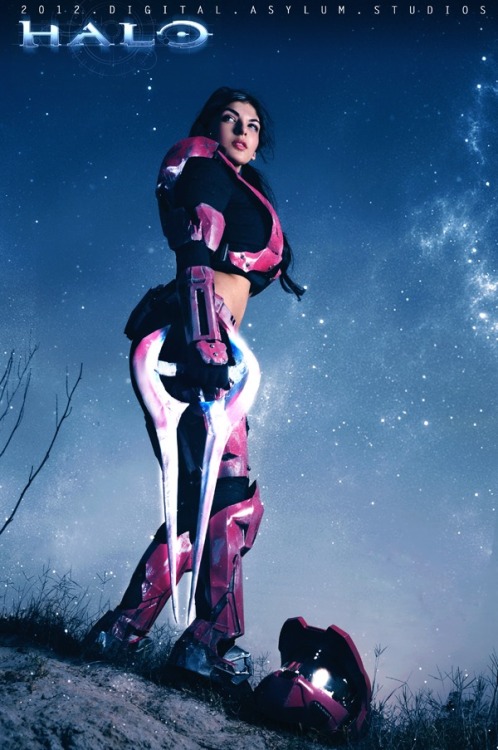 xxgeekpr0nxx:  Maria Ramos makes a pretty bad-ass Spartan! 