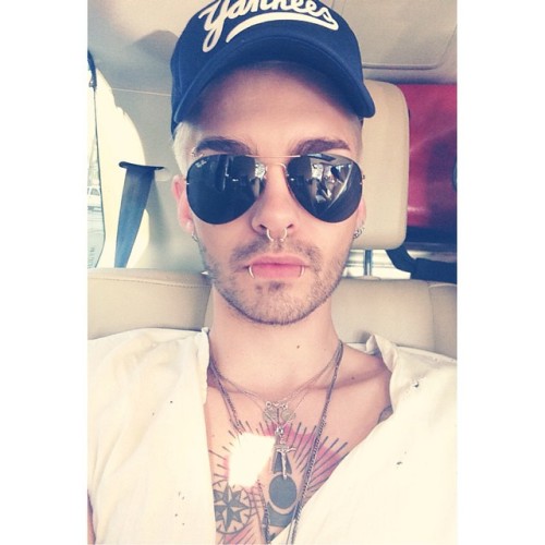 th-tv:  no sleep! on the way to the set of our #thirdvideoshoot #nosleep #waytooearly #kingsofsuburbia 