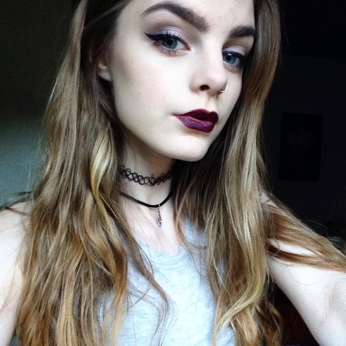 enchant-r:  I lov dark lipsticks a lot  instagram: kellilynnmoore