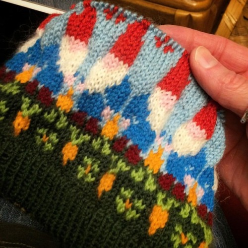 knitsophrenic-blog:Tonight’s Fiber Follies- Gnome knitting tonight. #Pattern #Nisse #dedignedb