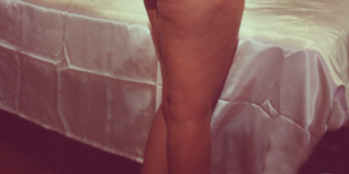 prettypussytree:  homegrownsselfsandsubmissions:  1/20/12 09:47 @MrDeep9513#SexySundaySubmit your pics at:http://homegrownsselfsandsubmissions.tumblr.com/submit  So much ass had to split it parts (via TumbleOn) 