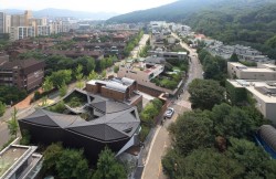 cjwho:  Ga On Jai, Seongnam, South Korea by IROJE KHM Architects | via About 20 years ago, government held “the house expo” in GangNam and constructed this “expo town” of low-rise residences, and every site of this town were designed by selected