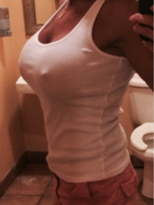 jeepbusty:  Very cold in this bar tonight. adult photos