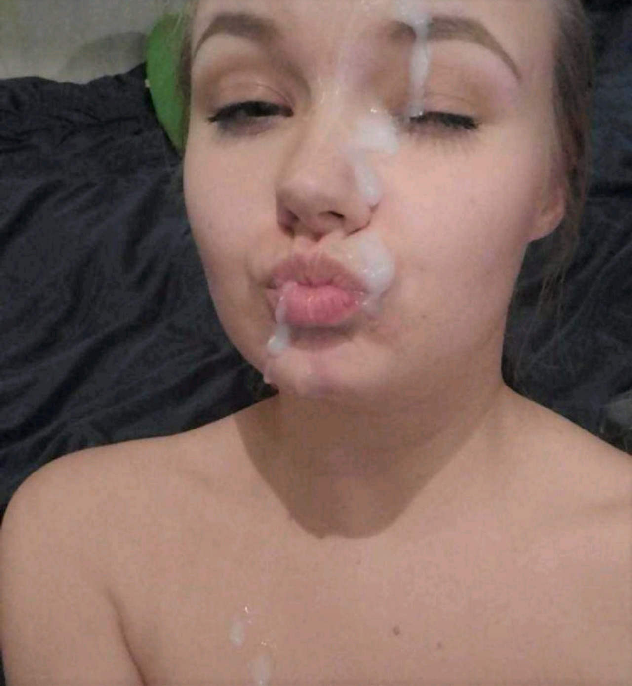 facialselfiesonly:  Holy shit 