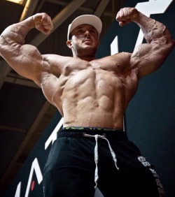 pec-men:See more muscle pics at pec-men.tumblr.com/archive