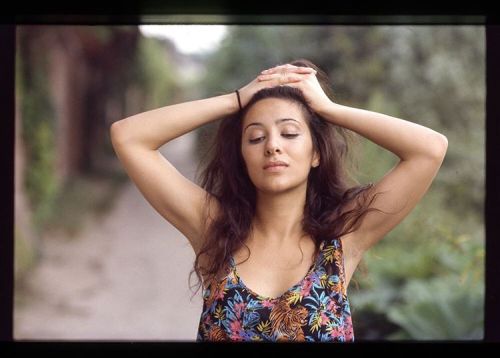 Breeze. model: @sabrineakk #slidefilm #filmcommunity #imnotperfectzine #35mmfilm #analogfeatures #ex