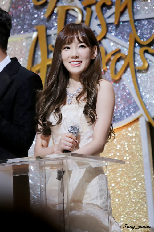 Taeyeon (SNSD) - Golden Disk Awards Pics