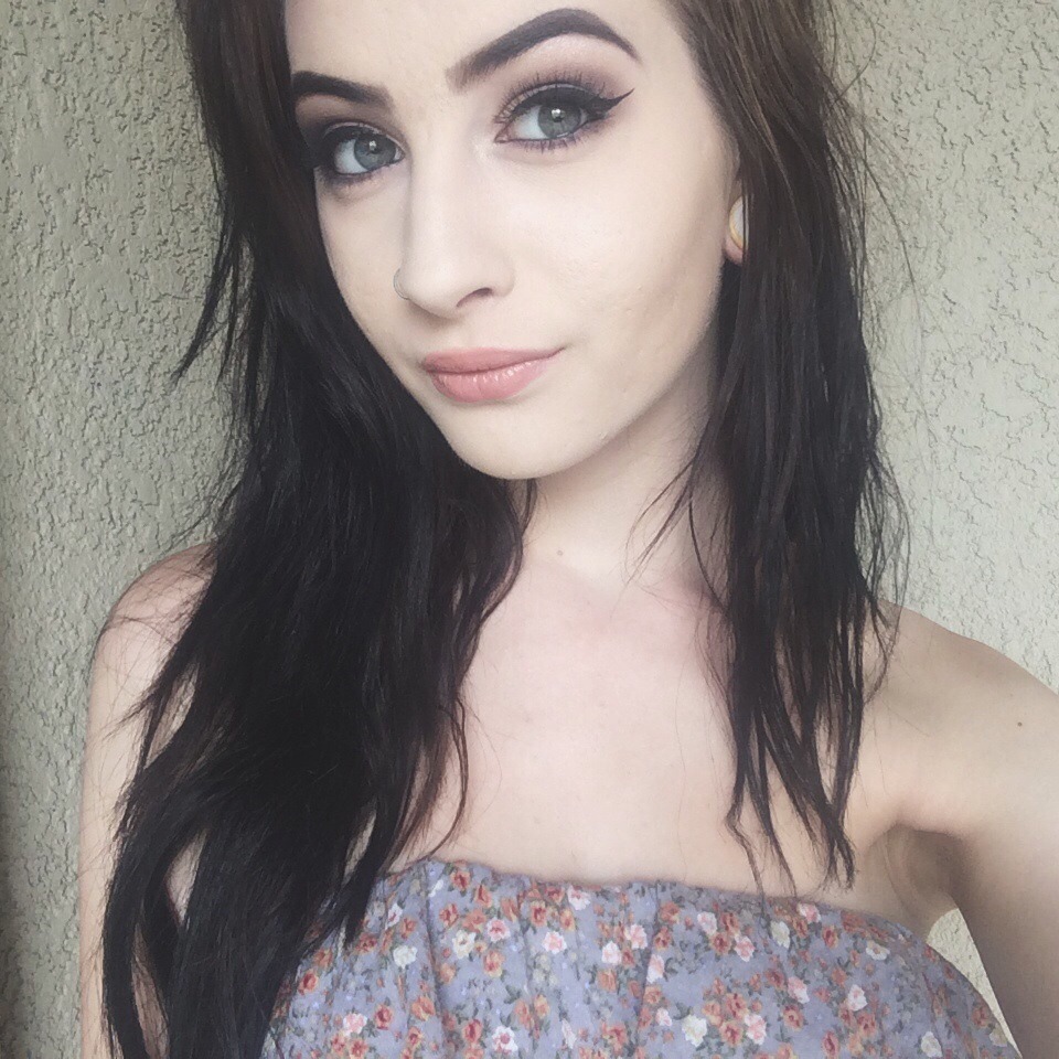 oceansandalleys:  Hi. ☺️🐝 