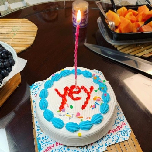 The greatest #birthday cake. #yey #iceCreamCake #carvel https://www.instagram.com/p/Bv-LMXhgSkU/?utm