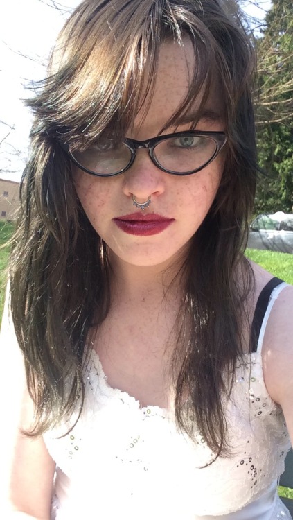 objectgirl:  i am 19 and i looked goothis eyes and glasses