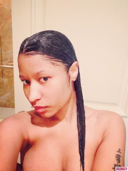 pornfone:  Nicki Minaj #TittyTuesday tease