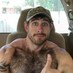 topguy4hry:you2knowit:  HOT AS FUCK   Hairy