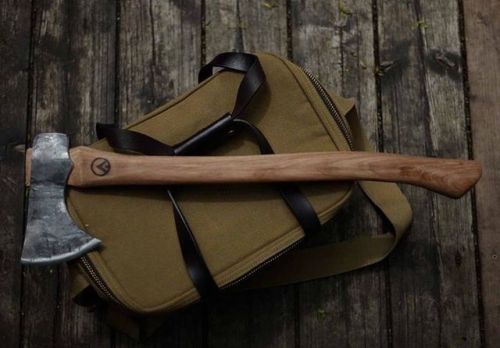 This BCX Trapper Pathfinder is sharp enough to shave with… seriously. My man @johnnymcd is a 