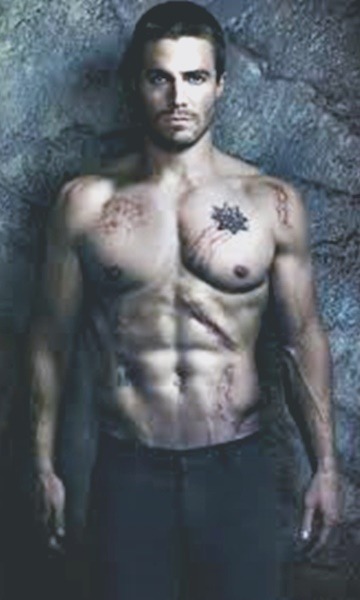 male-and-others-drugs: Stephen Amell