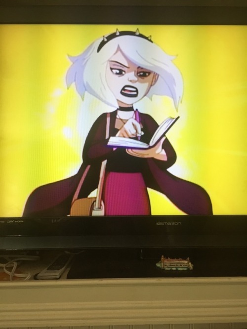 direstrider:I can’t believe Rose Lalonde is a Ben 10 character now