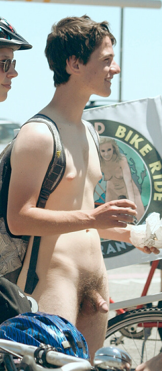 publicgayfucking:  Meet and fuck hot guys in your neighborhood: http://bit.ly/1PCoiKU 