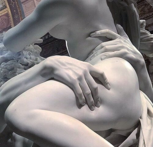 genterie: Il Ratto di Proserpina (The Rape of Proserpina) (1621-1622). Detail of  Baroque marble sculptural group by Italian artist Gian Lorenzo Bernini.  Galleria Borghese, Roma  