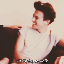 prnouns-deactivated20151210:  anonymous asked: who bottoms harry or louis? answer: both 