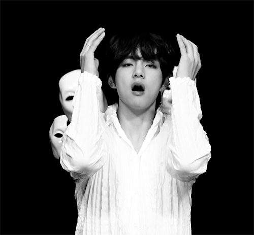 dianaofthemyscira:KIM TAEHYUNG; BTSSingularity; Love Yourself 轉 Tear (2018)