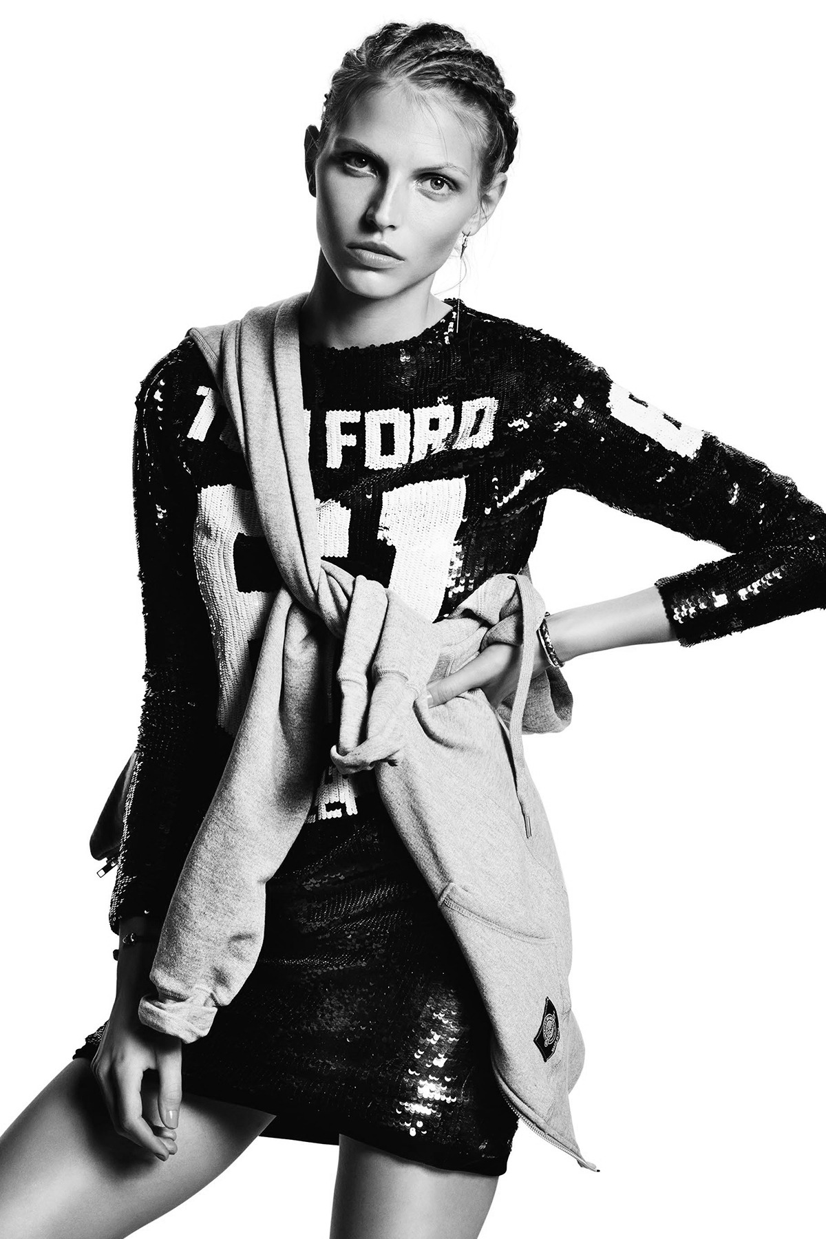 amourbeaucoup:  senyahearts:  Karlina Caune in “Urban Sport” for Vogue Spain,