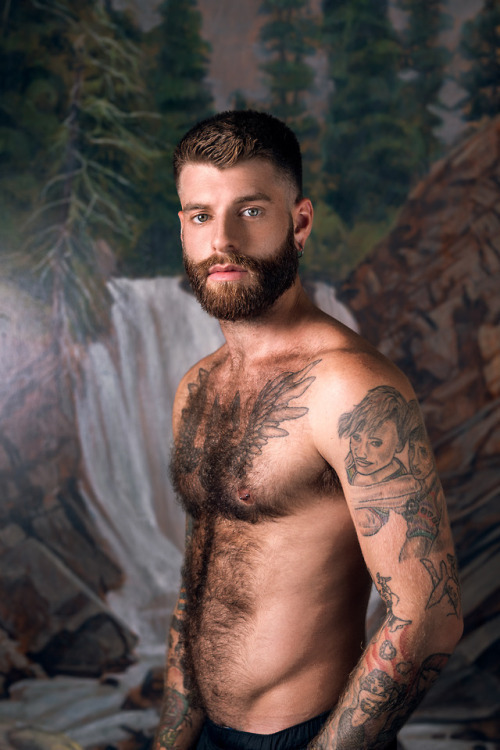 hot4hairy2:  H4H | #hot4hairy | hot4hairy2.tumblr.com