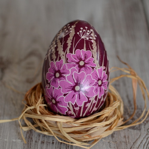 lamus-dworski: More of beautiful pisanki (decorated Easter eggs) made by artist Femi on arsneo.