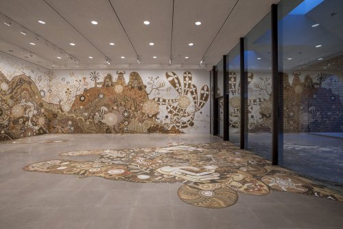 Yusuke Asai Paints Sprawling Earth Art Murals From Texan Soilat Rice GalleryJapanese artist Yusuke A