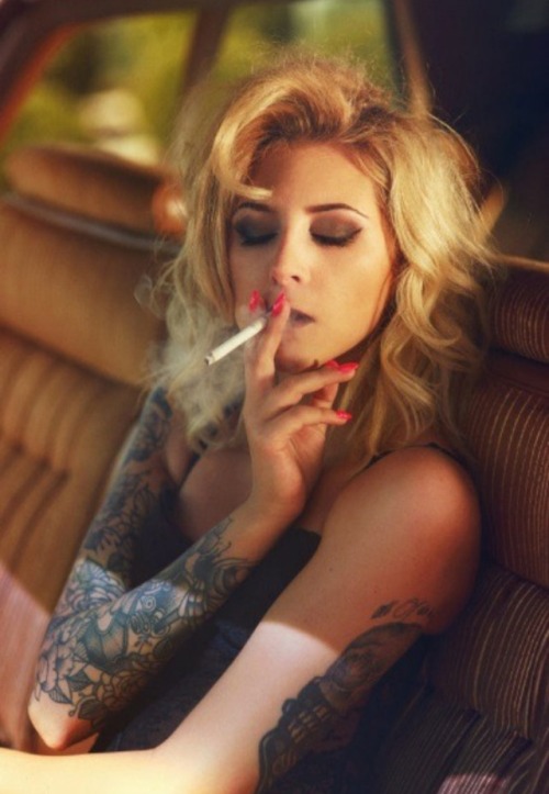 smokinbadgirl:   🚬🔥💋  