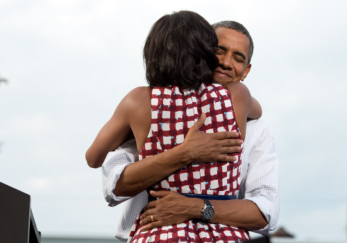 neekdubz:  securelyinsecure:  The Obamas   I really feel like this is my family